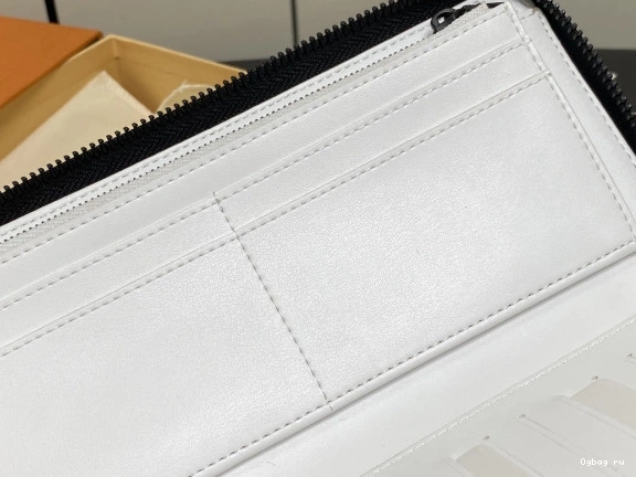 cm VUITTON WALLET-10*20*2 LOUIS ZIPPY 0818